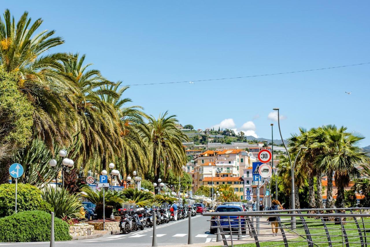 Beach Apartment In The Center Sanremo Exterior foto